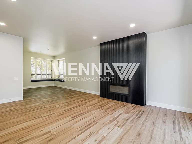 340 Wyndgate Rd — Photo 3