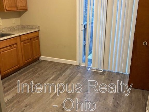 3rd image of 57 Willow Dr APT 3