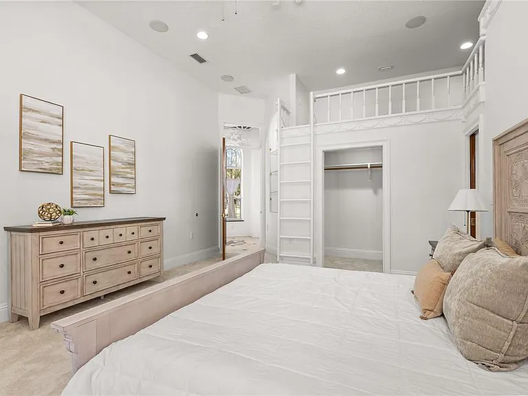 1501 Lake Markham Rd — Photo 60