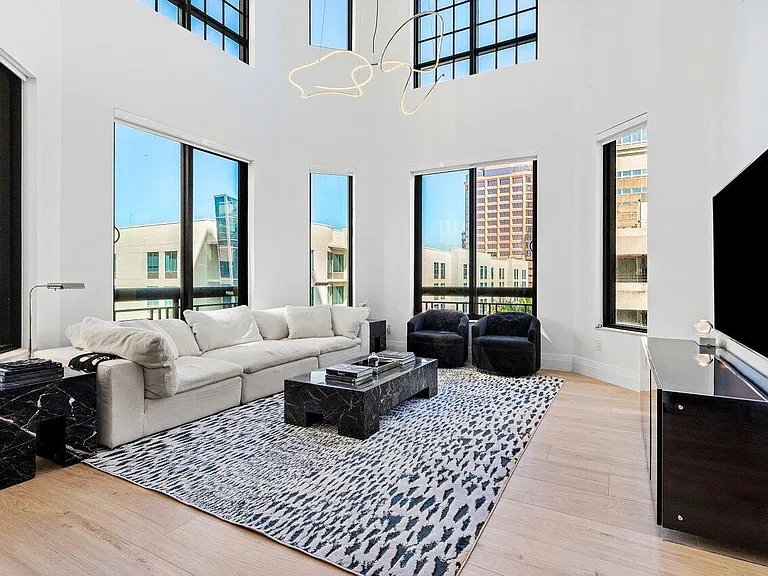 801 S Olive Ave #427 — Photo 1