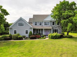 82 Grist Mill Ln, Pleasant Valley, NY 12569
