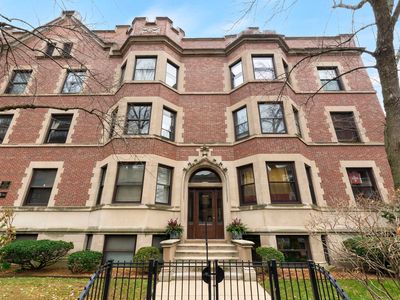719 W Bittersweet Pl #L6, Chicago, IL, 60613