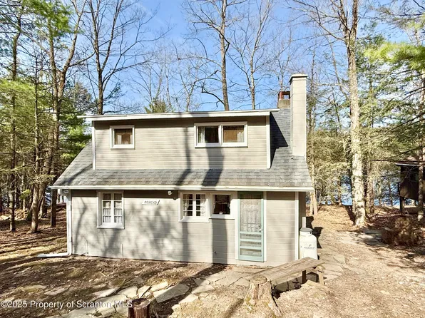 515 Cranberry Lake Rd, Brackney, PA 18812