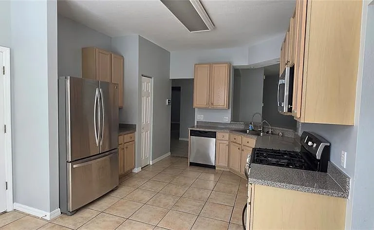 1305 Lakehurst Way — Photo 24