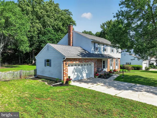8327 Sail Ct, Pasadena, MD 21122