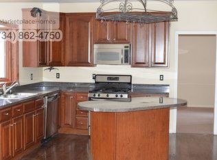 1868 Valleywood Dr, Avon, IN 46123