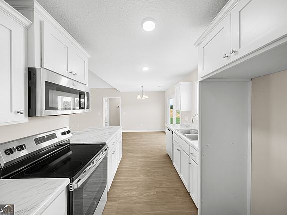 5th image of 511 Nickies Way