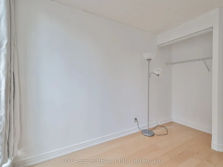24 Wellesley St W #614 — Photo 34