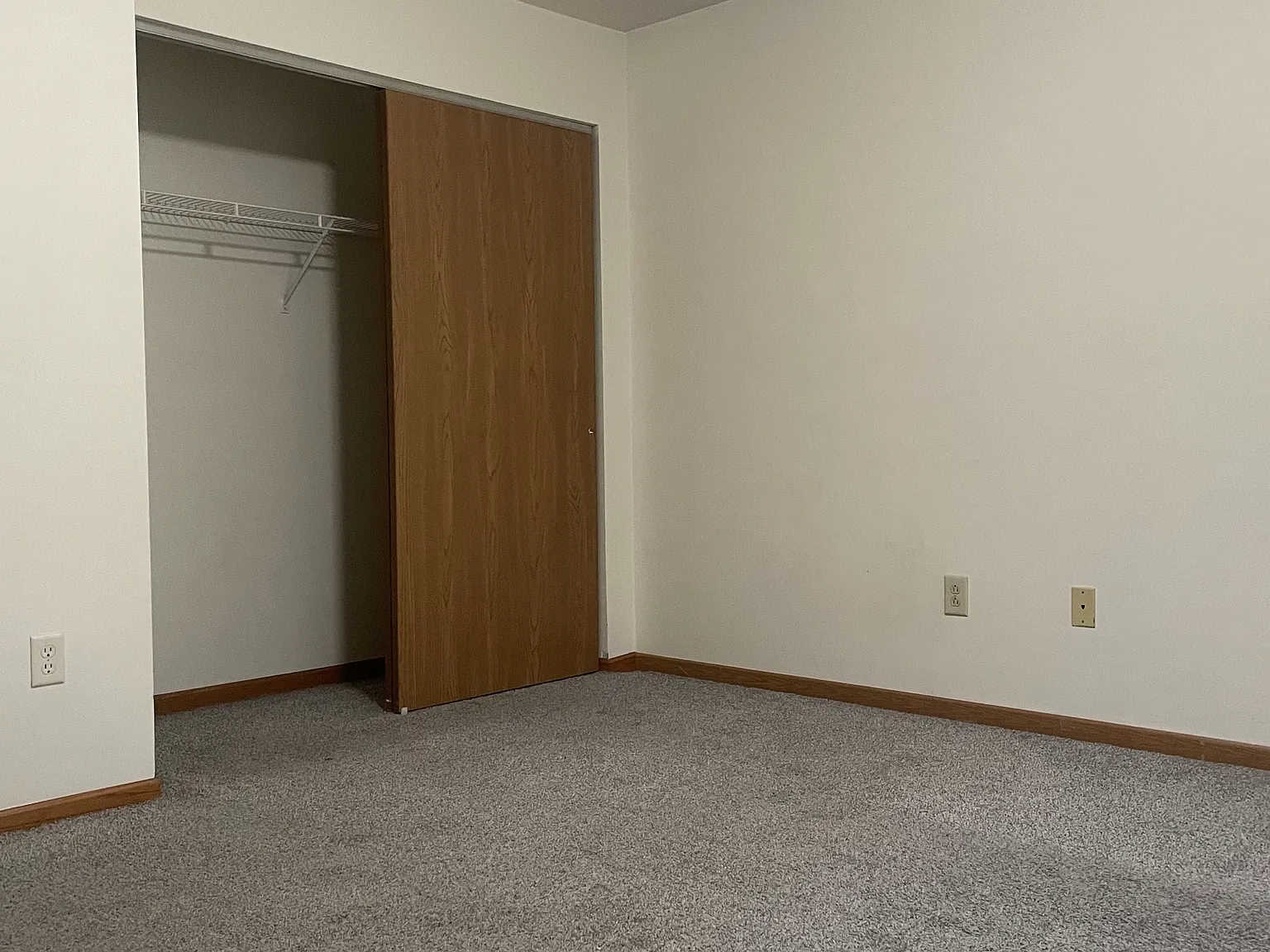 300 Allen Avenue Apt C - 1 — Photo 3