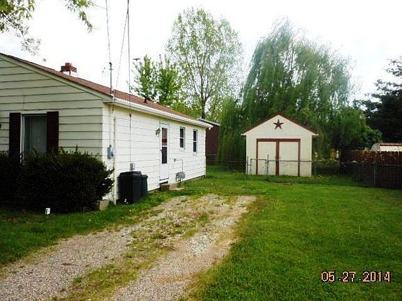 2nd image of 2276 McLaren St