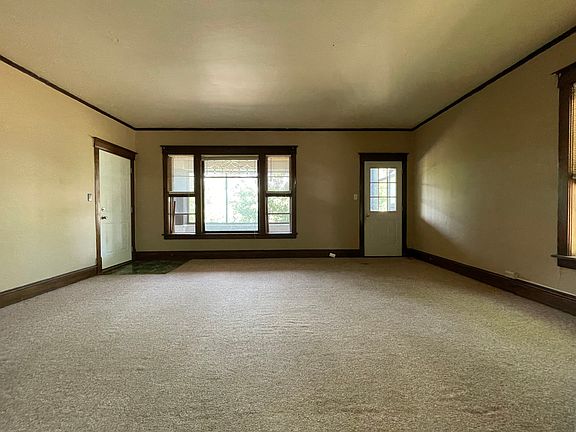 2nd image of 1001 S Barstow St #3