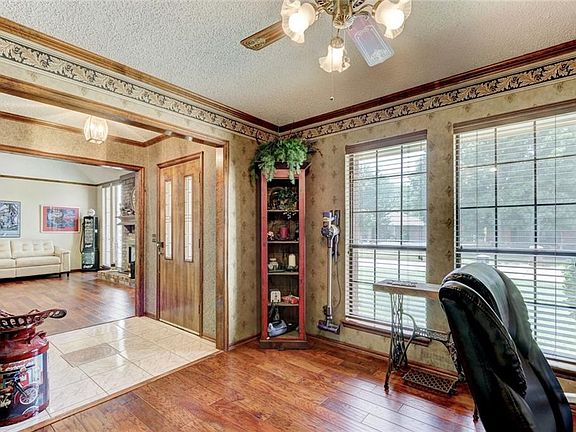 4th image of 11516 Cedar Valley Dr