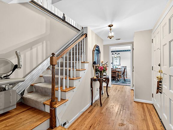5th image of 608 Leawood Dr