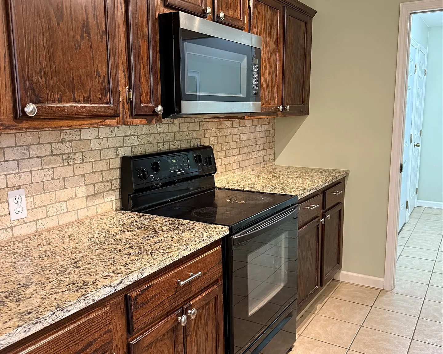 2 bed, 1.5 bath, 954 sqft, $1,500 — Photo 2