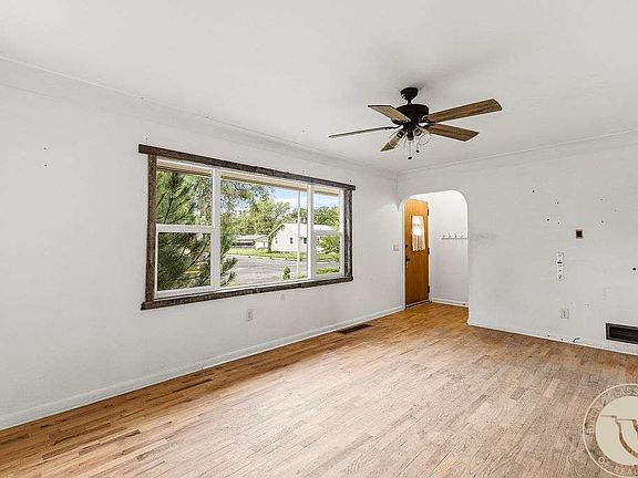 5th image of 1737 Clark Ave