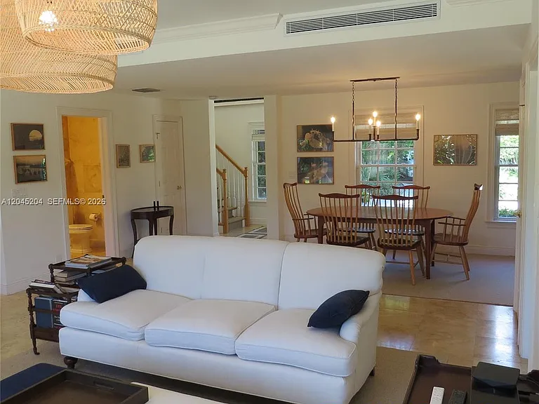 404 S Beach Rd — Photo 5