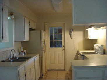 3rd image of 2917 La Mesa St