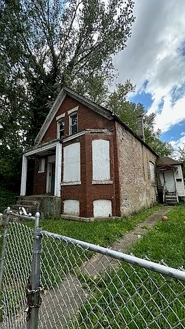 2nd image of 5820 S Sangamon St