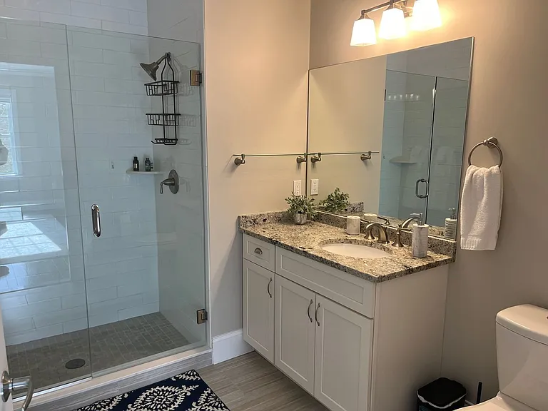 8 Island Ct #309 — Photo 7