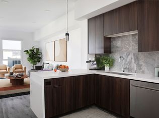 Vert, Canoga Park, CA 91303