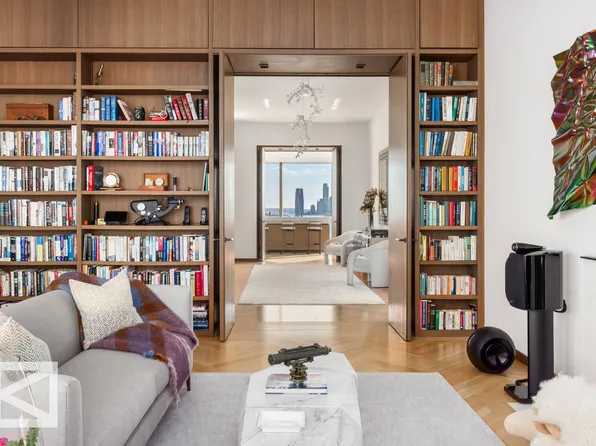 551 West 21st Street image 18 of 31