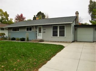 365 W Pishney Ln SW, Hutchinson, MN 55350