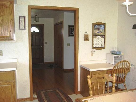 5th image of 302 N Lawrence Ave