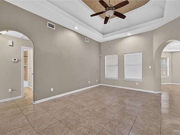 4th image of 125 N Retama Ln