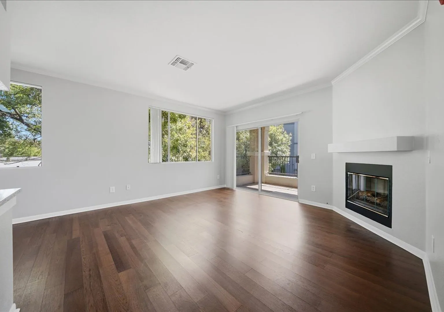 701 Gibson Dr #722 — Photo 4
