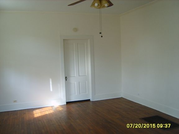 2nd image of 403 W Juan Linn St