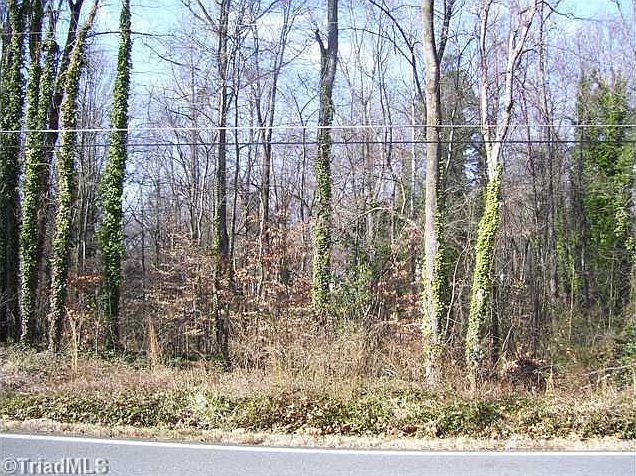 2nd image of 1101 Rustic Rd