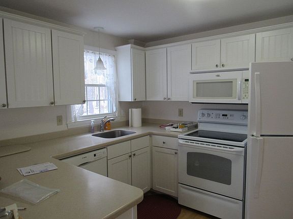 4th image of 47 Oakridge Drive #47