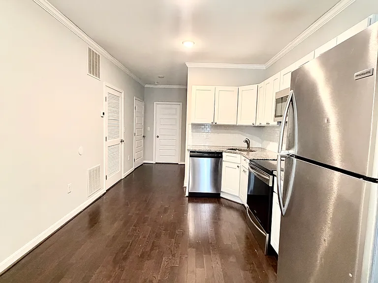 141 E North Ave #3 — Photo 7