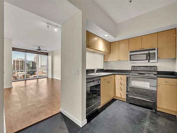3rd image of 322 E CENTRAL BOULEVARD #1708