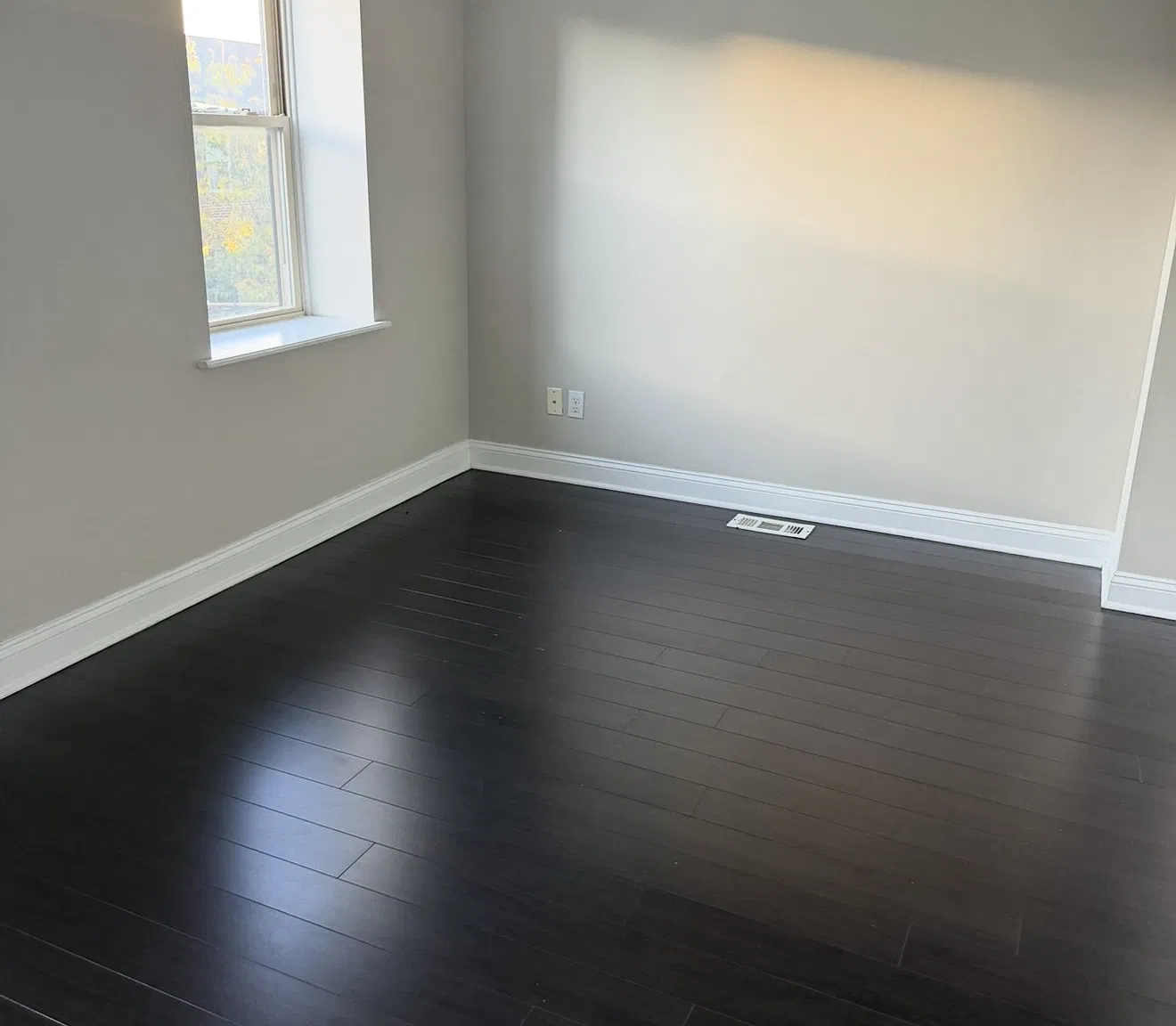1325 N Franklin St — Photo 2