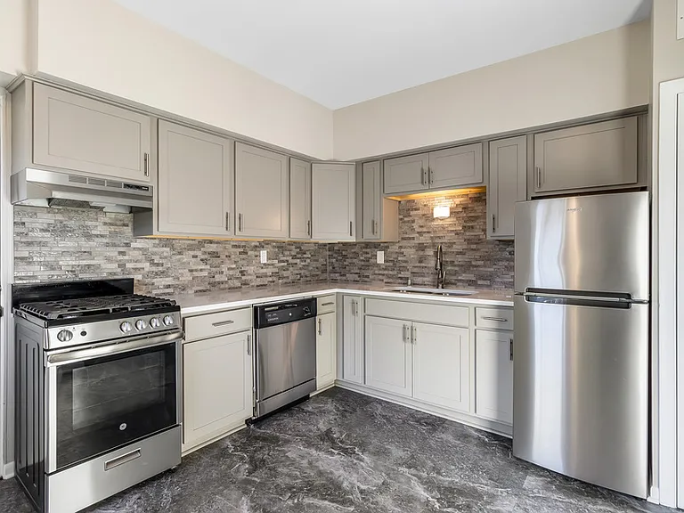 2311 E North Ave #13 — Photo 8