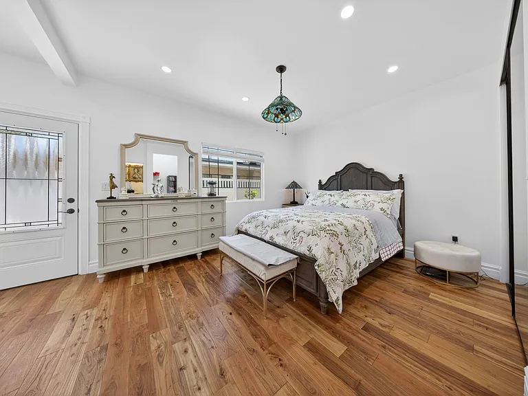 327 Vine St — Photo 28