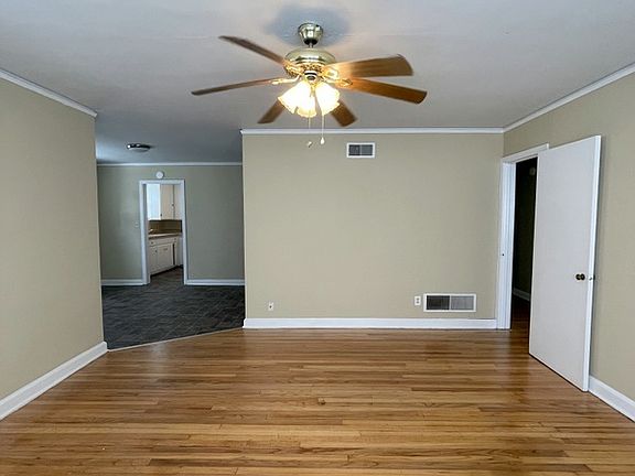 5th image of 2009 Yancey Ave