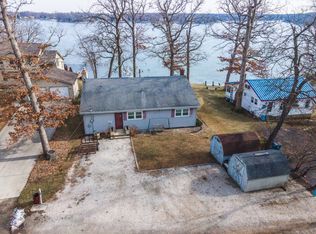 25221 White Owl Ln, Hudson, IL