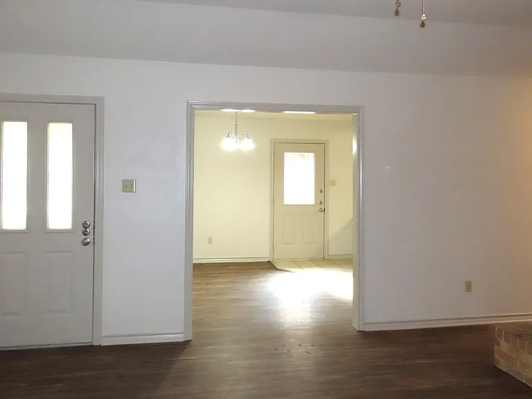 705 Kelli — Photo 6