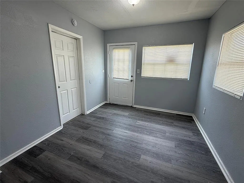 3 bed, 2.0 bath, 1024 sqft, $1,440 — Photo 3
