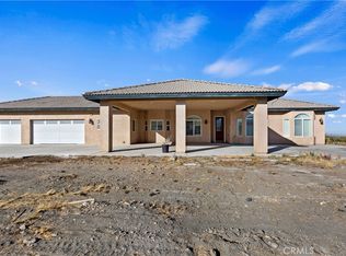 3176 Yucca Terrace Dr, Phelan, CA 92371
