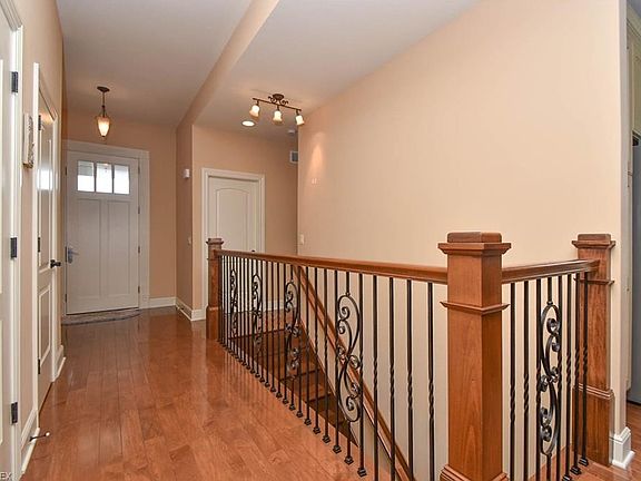 3rd image of 6 Shores Dr