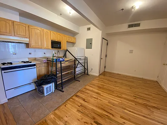 Rented by Bedford 6 Real Estate | media 23