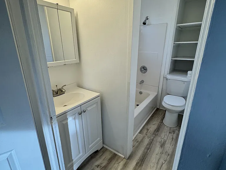 395 N Pennsylvania Ave — Photo 6