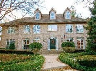 2000 W Wiesbrook Rd, Wheaton, IL 60189