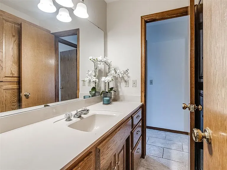 2nd bathroom vanity,