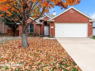 209 Millford Rd, Roanoke, TX 76262