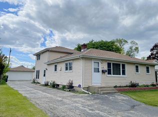 1908 Linden Ave, Waukegan, IL 60087