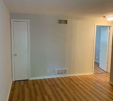3rd image of 135 N Lincolnway APT 5A